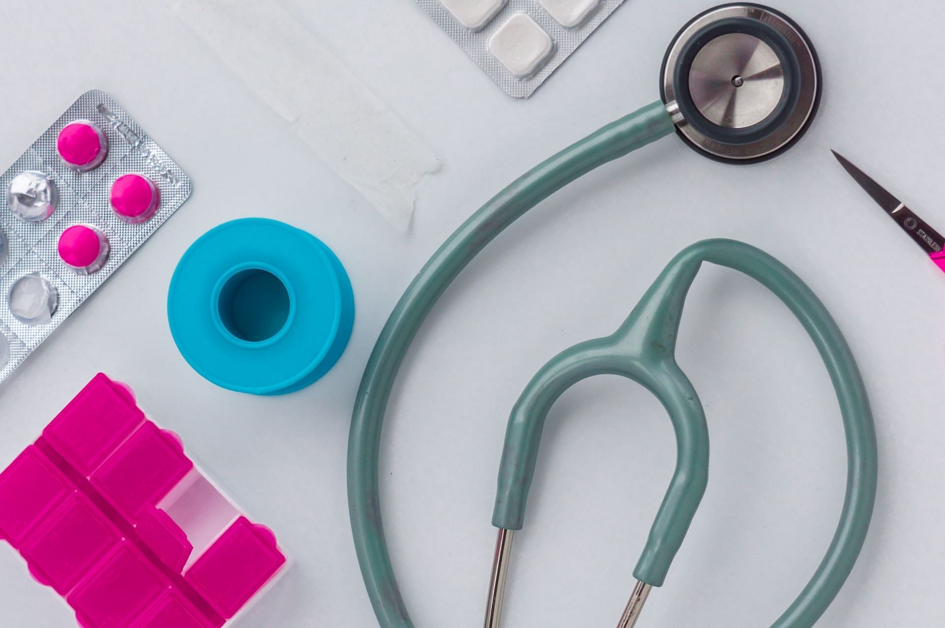 Doctor (Image via Unsplash/Derek Finch)